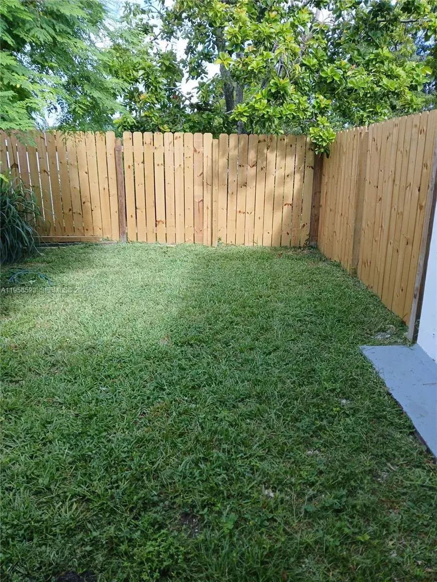 6505 Pines Pkwy # 2, Hollywood FL 33023