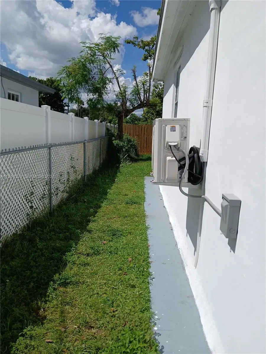 6505 Pines Pkwy # 2, Hollywood FL 33023