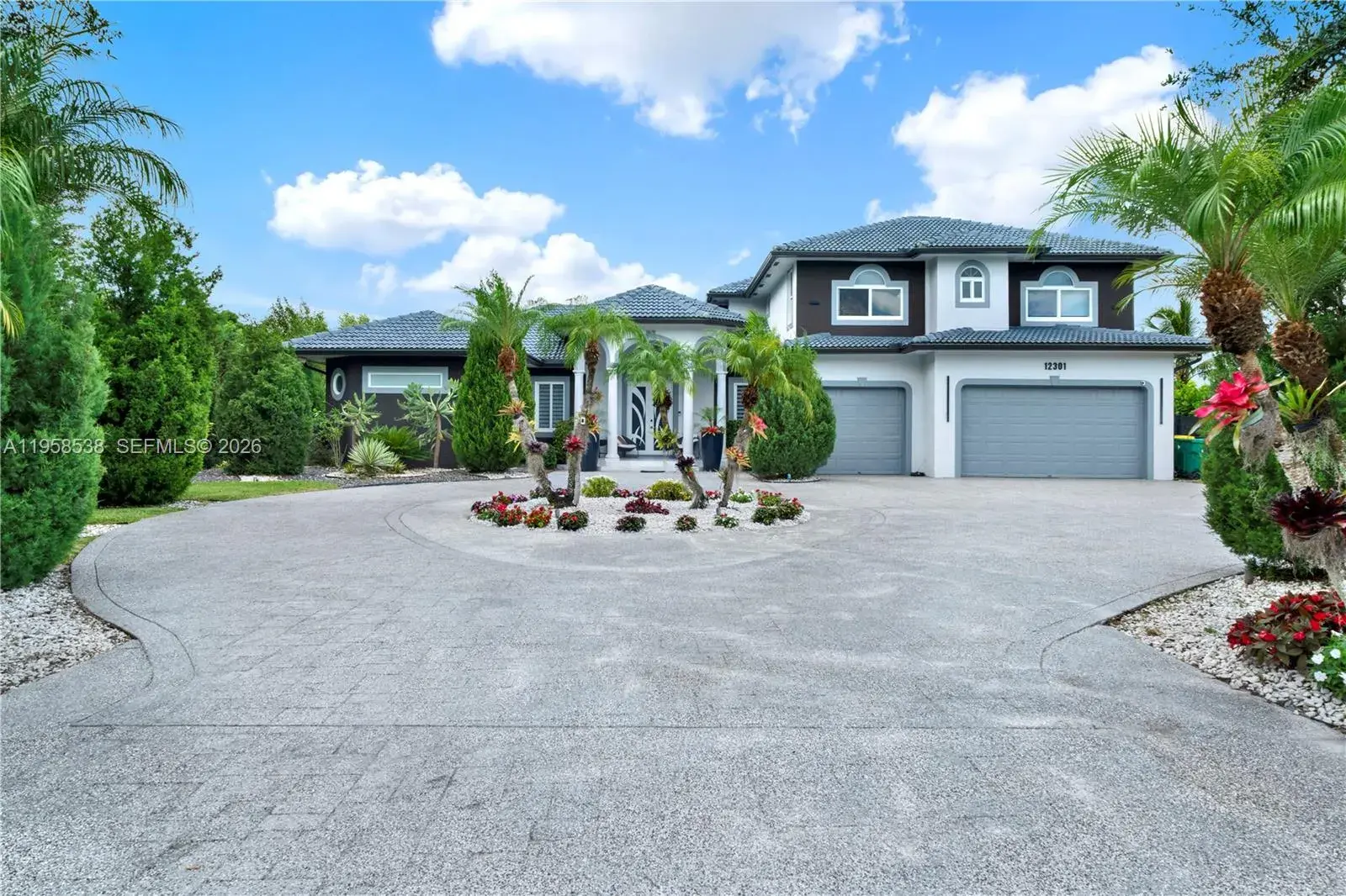 12301 NW 18th St, Plantation FL 33323