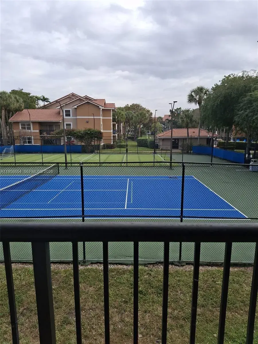 8801 Wiles Rd # 208, Coral Springs FL 33067