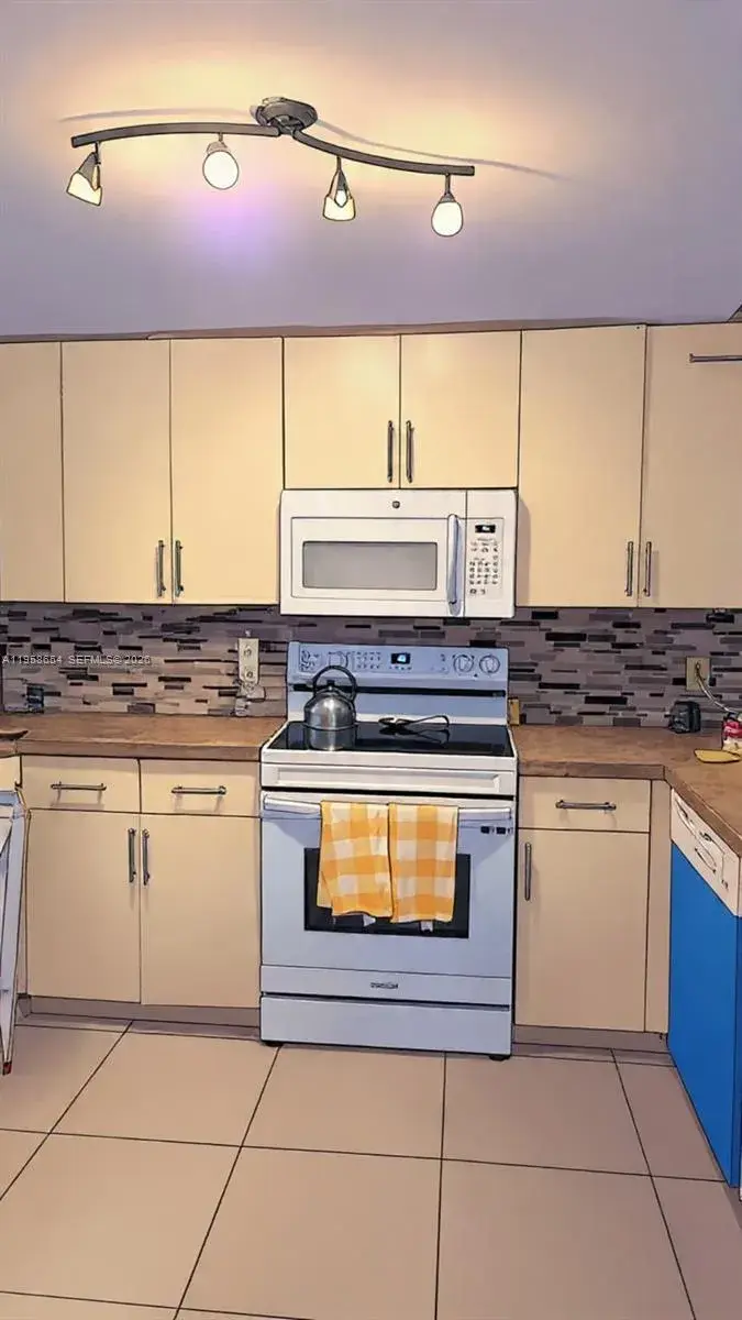 8801 Wiles Rd # 208, Coral Springs FL 33067