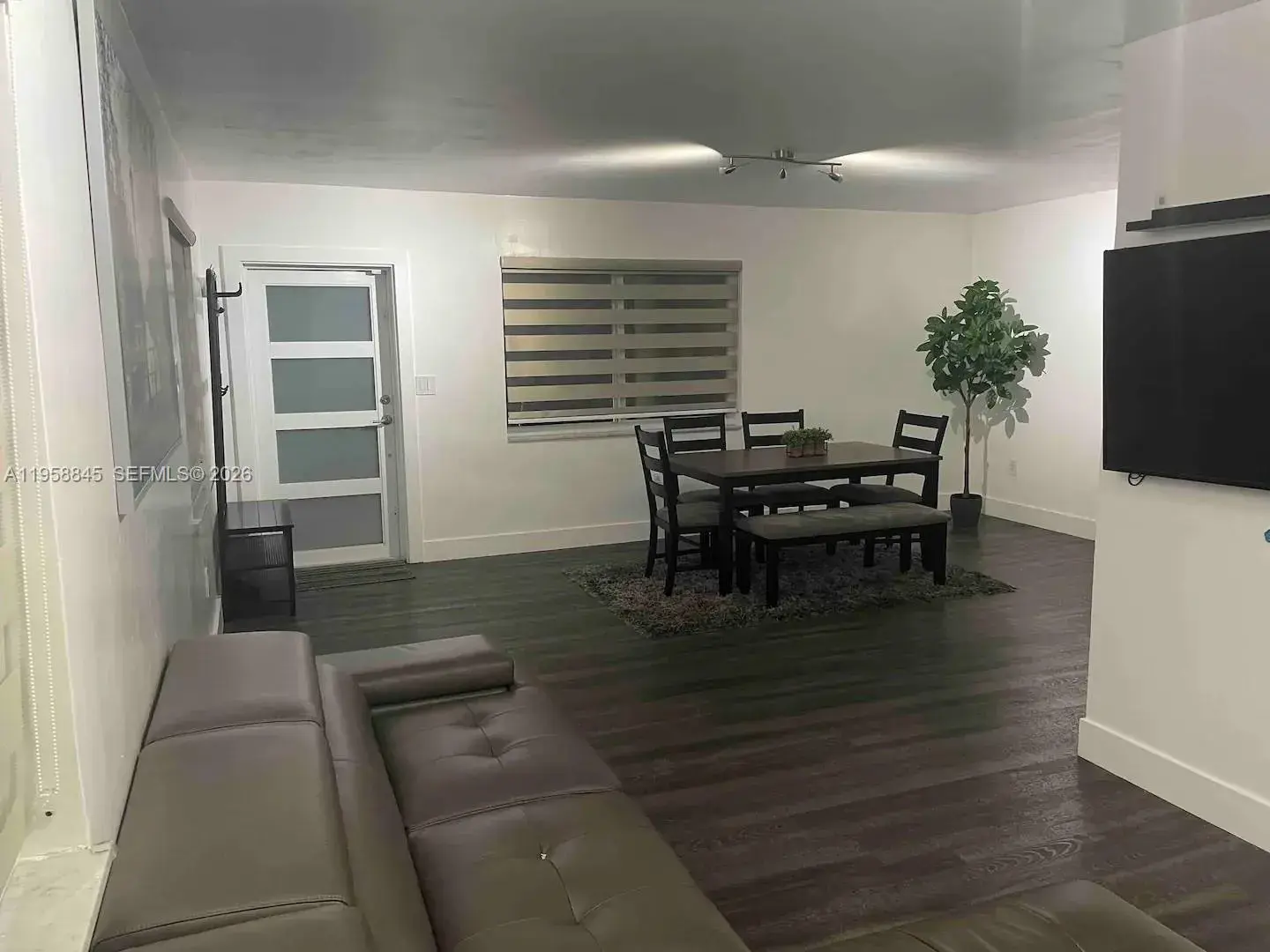 3008 NW 13th St, Miami FL 33125