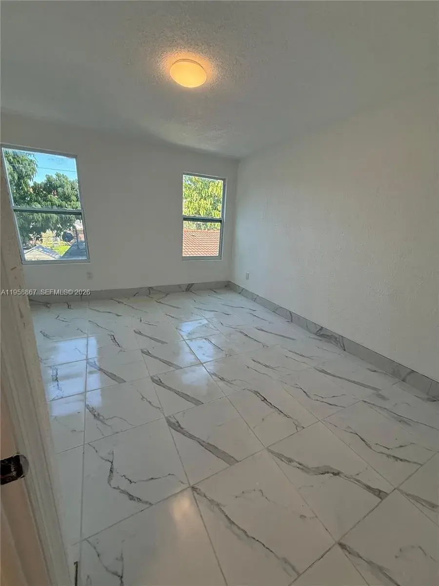 2 bedroom 1 bath Residential Lease for rent at 1652 Madison St # 7, Hollywood FL 33020