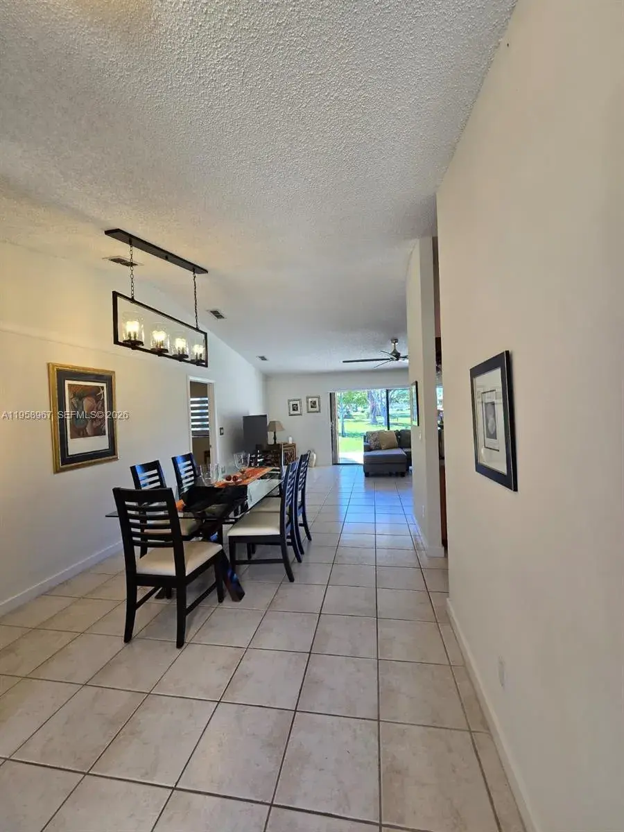 5 Rogart Cir, Boynton Beach FL 33426