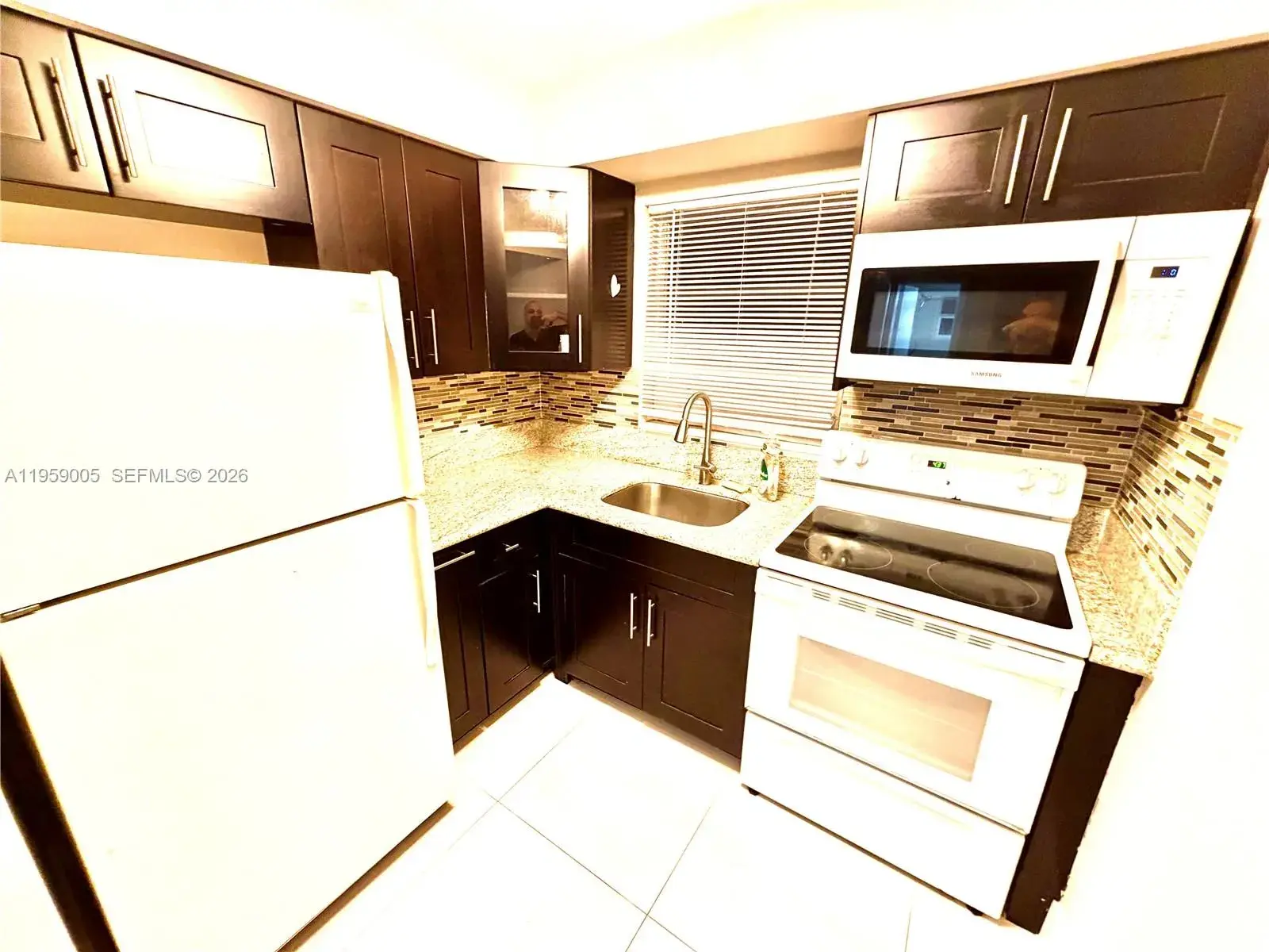 1 bedroom 1 bath Residential Lease for rent at 1859 Wiley St # 3, Hollywood FL 33020