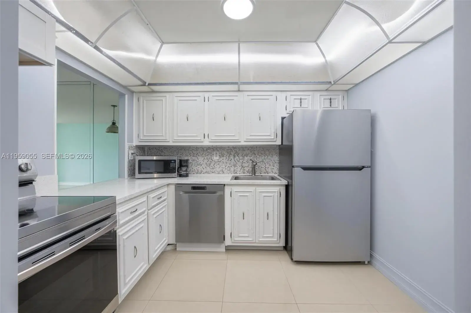 800 Parkview Dr # 506, Hallandale Beach FL 33009