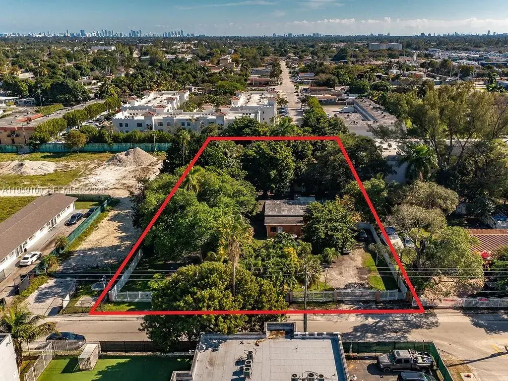 8 bedroom 6 bath for sale at 13265 Alexandria Dr, Opa-Locka FL 33054