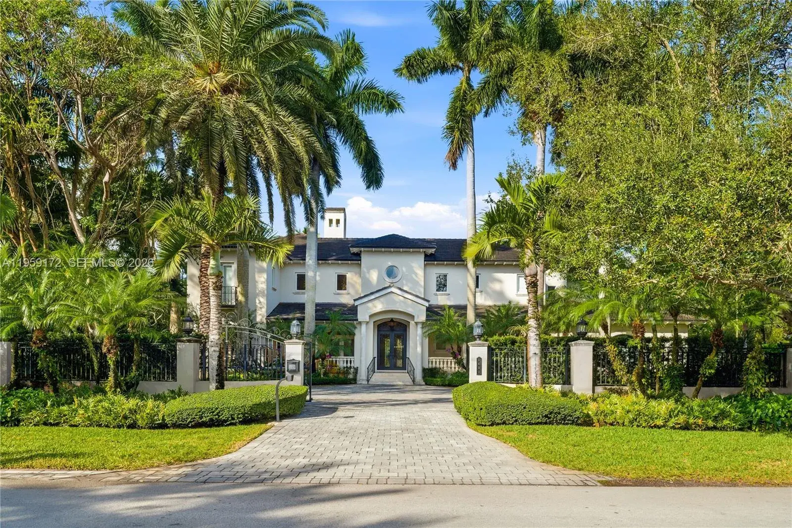 7 bedroom 6 bath Residential for sale at 8400 SW 52nd Ave, Miami FL 33143