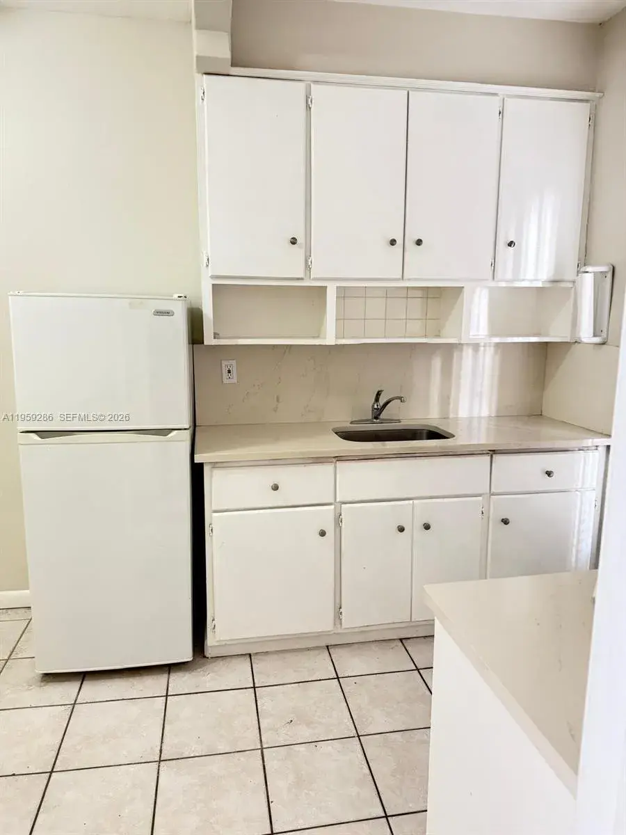 1007 Meridian Ave # 9, Miami Beach FL 33139
