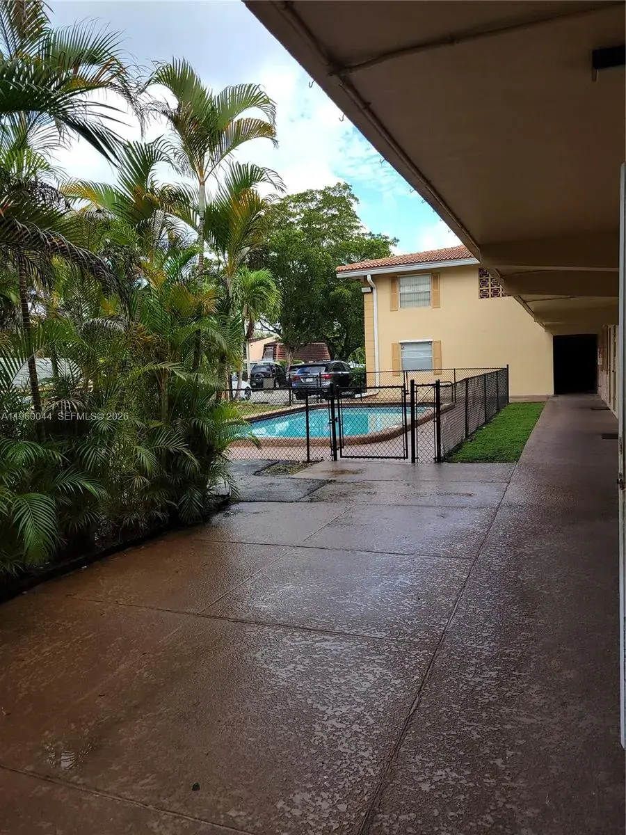 2 bedroom 2 bath Residential for sale at 8704 NW 35th St # 105, Coral Springs FL 33065