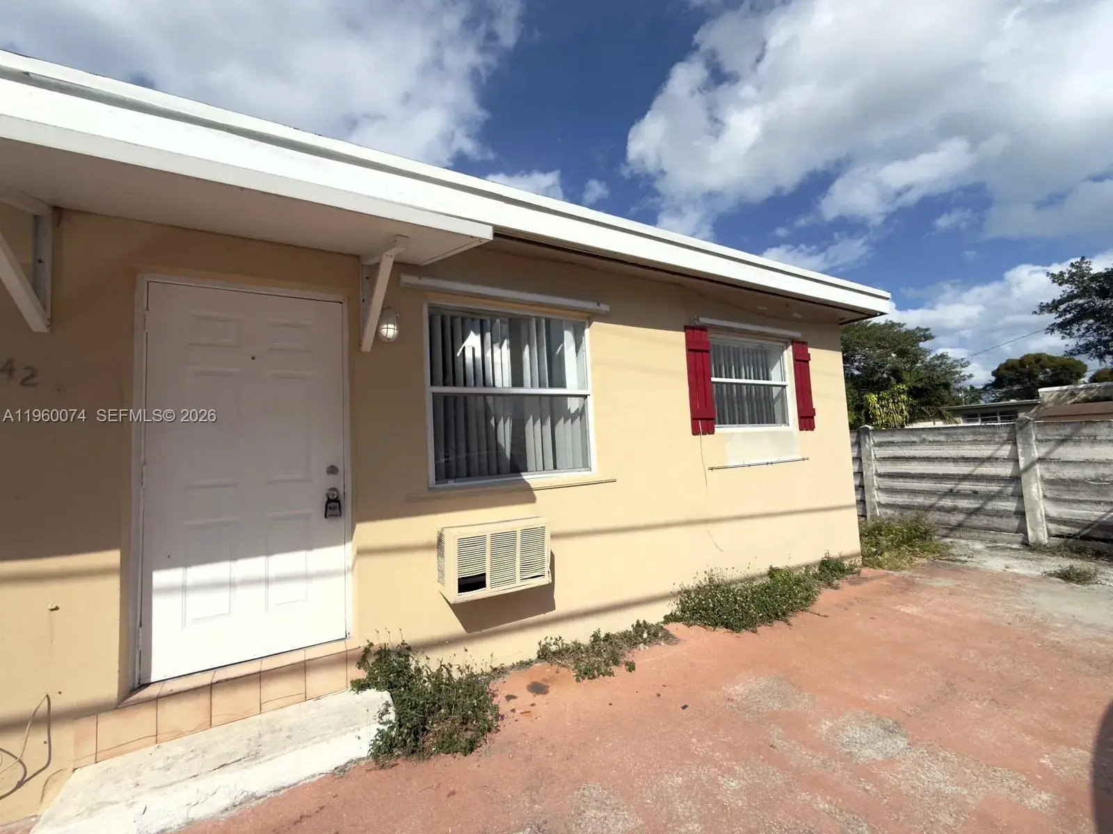 1 bedroom 1 bath Residential Lease for rent at 1942 Thomas St # C, Hollywood FL 33020