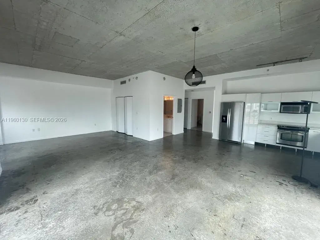 133 NE 2 AVE # 1813, Miami FL 33132