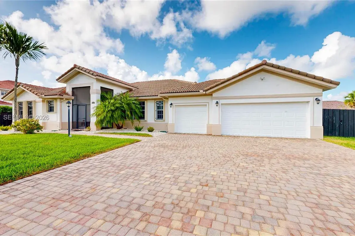 12922 SW 221st St, Miami FL 33170