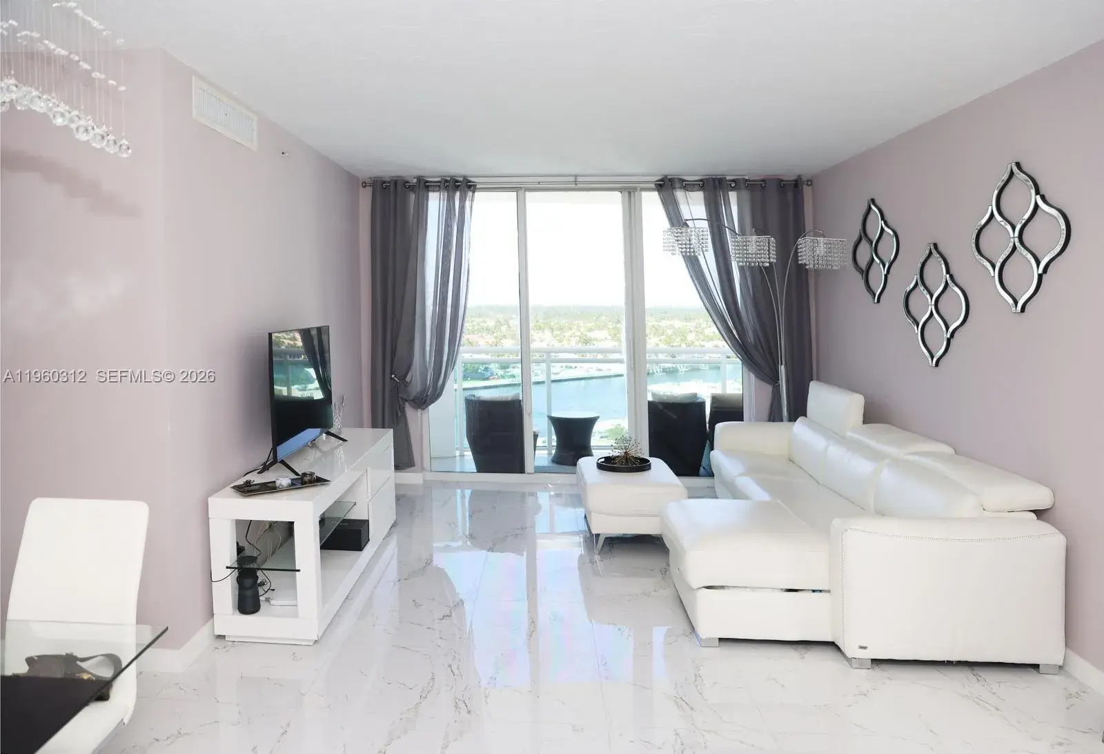 1 bedroom 1 bath Residential for sale at 3001 S Ocean Dr # 1131, Hollywood FL 33019