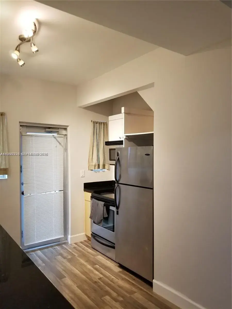 1045 Meridian Ave # 5, Miami Beach FL 33139