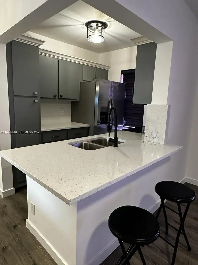 1 bedroom 1 bath Residential Lease for rent at 2219 Polk St # 6B, Hollywood FL 33020