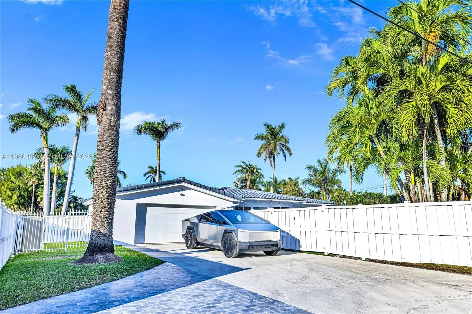 750 Harrison St, Hollywood FL 33019