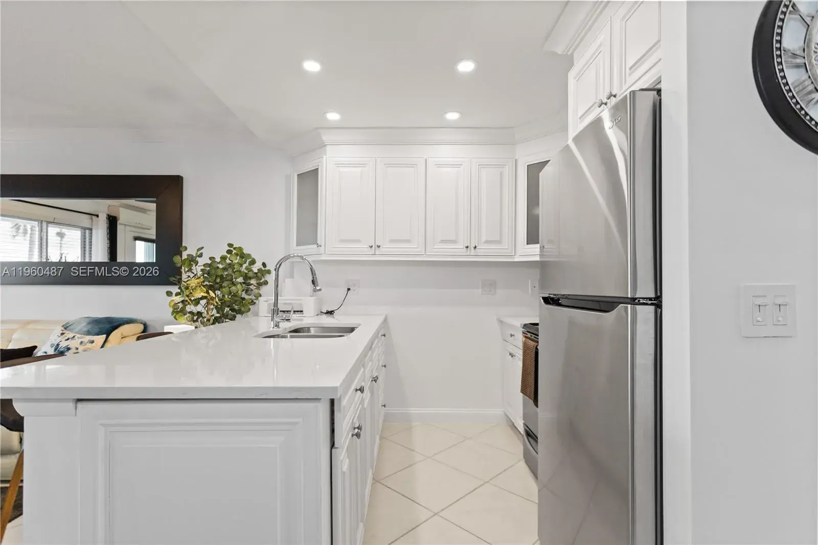 815 SW 11th Ave # 18G, Hallandale Beach FL 33009