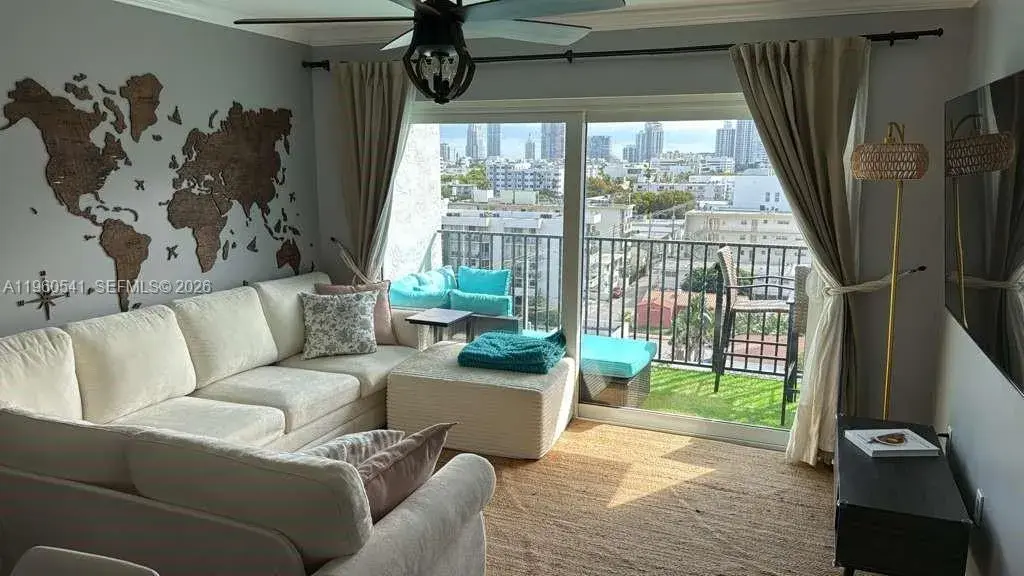 1 bedroom 1 bath Residential for sale at 1345 West Ave # 903, Miami Beach FL 33139