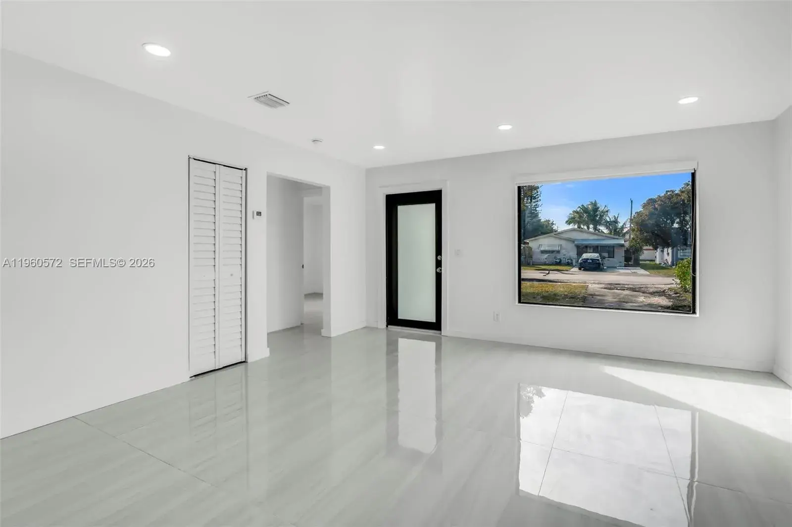 528 NW 3rd Ct, Hallandale Beach FL 33009