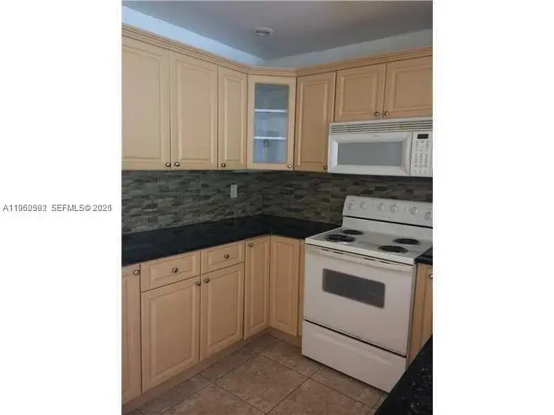 1 bedroom 1 bath Residential for sale at 7732 Camino Real # F220, Miami FL 33143