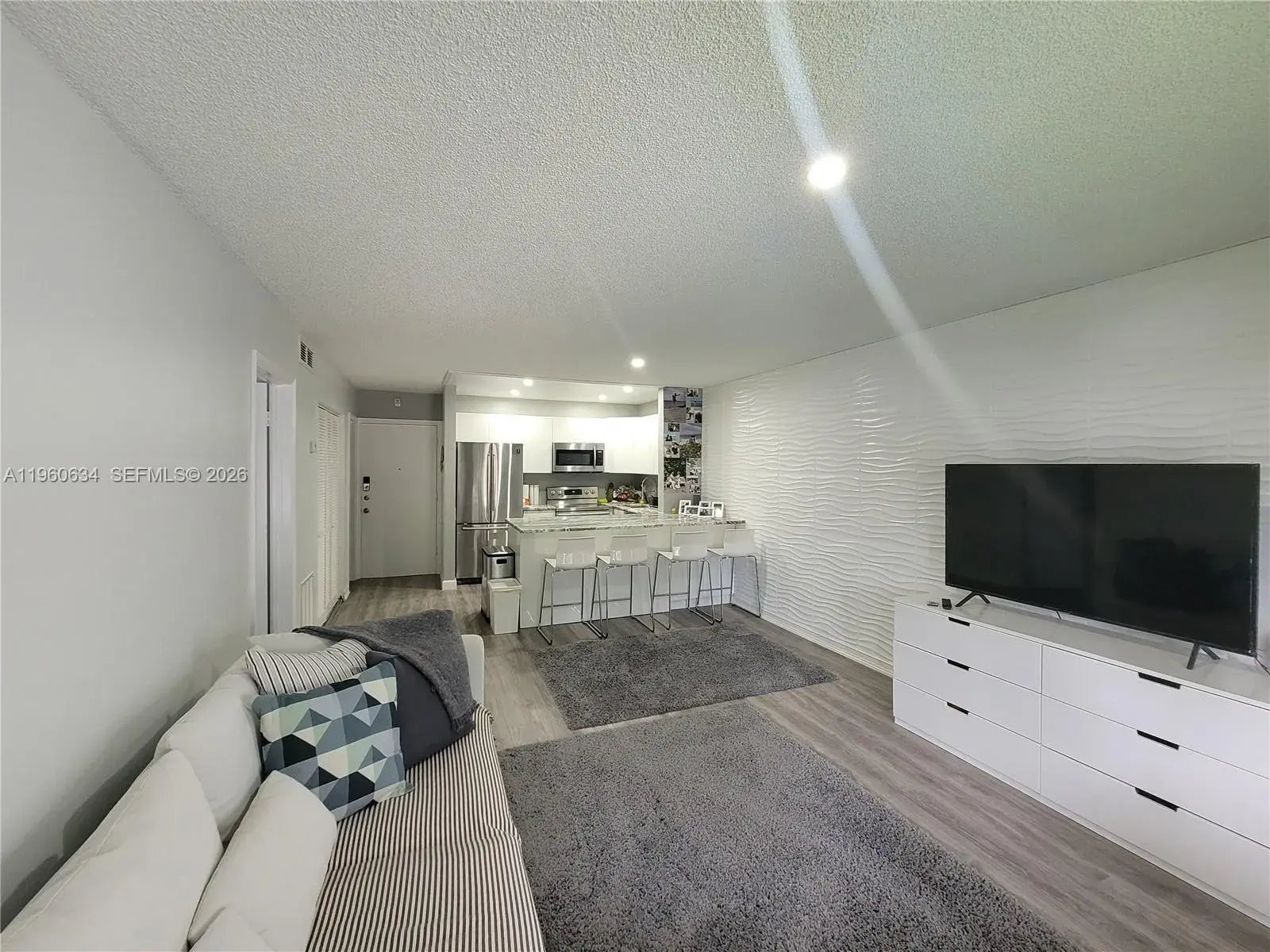 1 bedroom 1 bath Residential Lease for rent at 1560 Mckinley St # 104W, Hollywood FL 33020