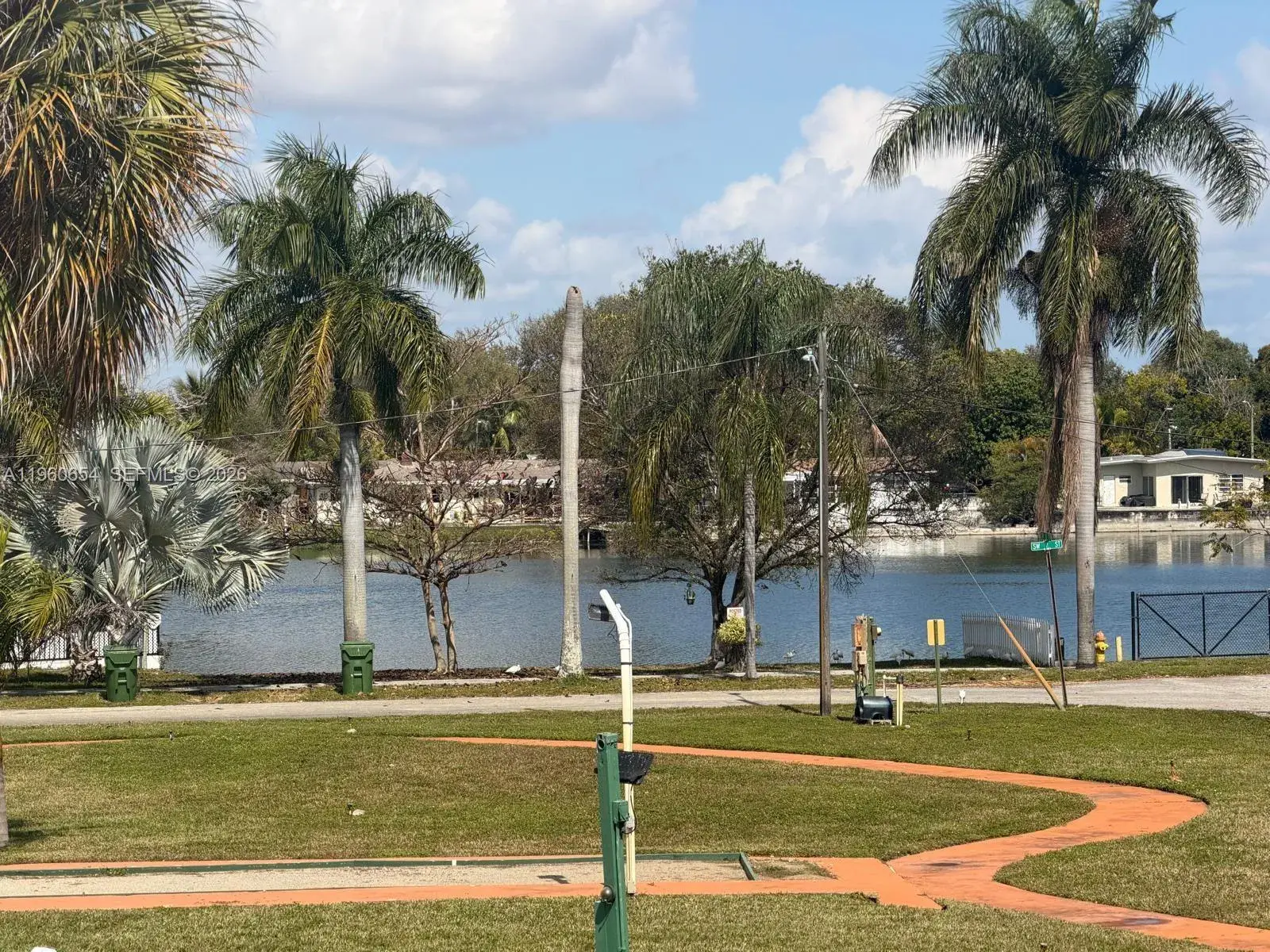 725 SW 11th Ave # 17F, Hallandale Beach FL 33009