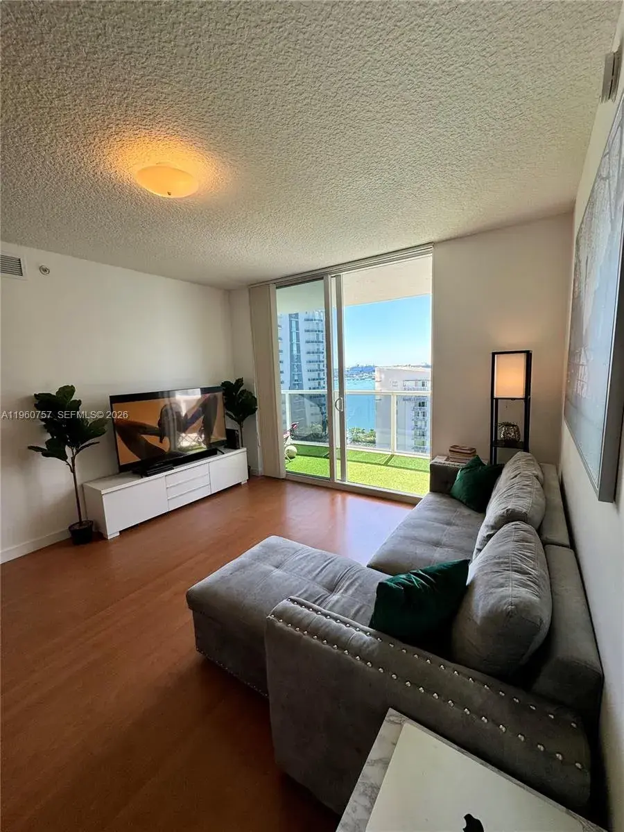 601 NE 23rd St, Miami FL 33137