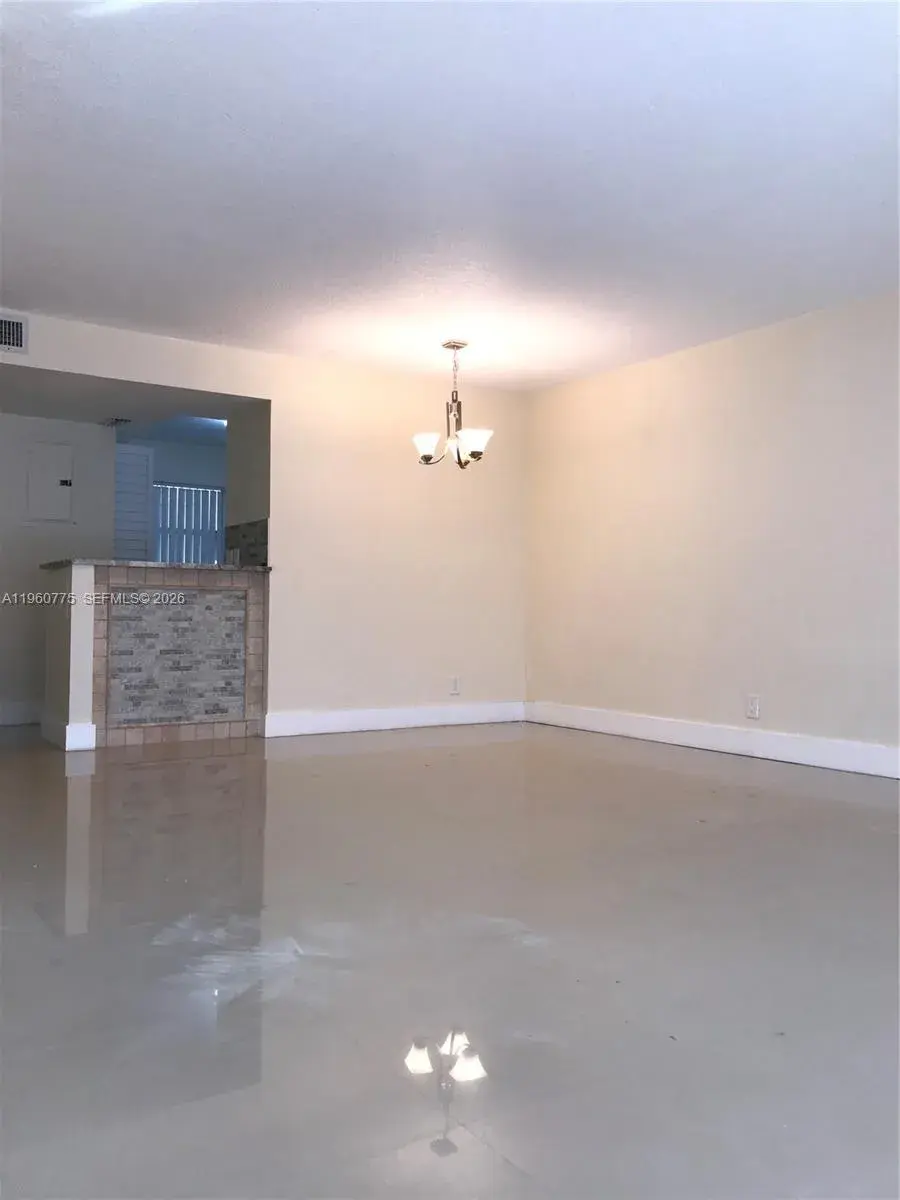 3100 Riverside Dr # 108, Coral Springs FL 33065