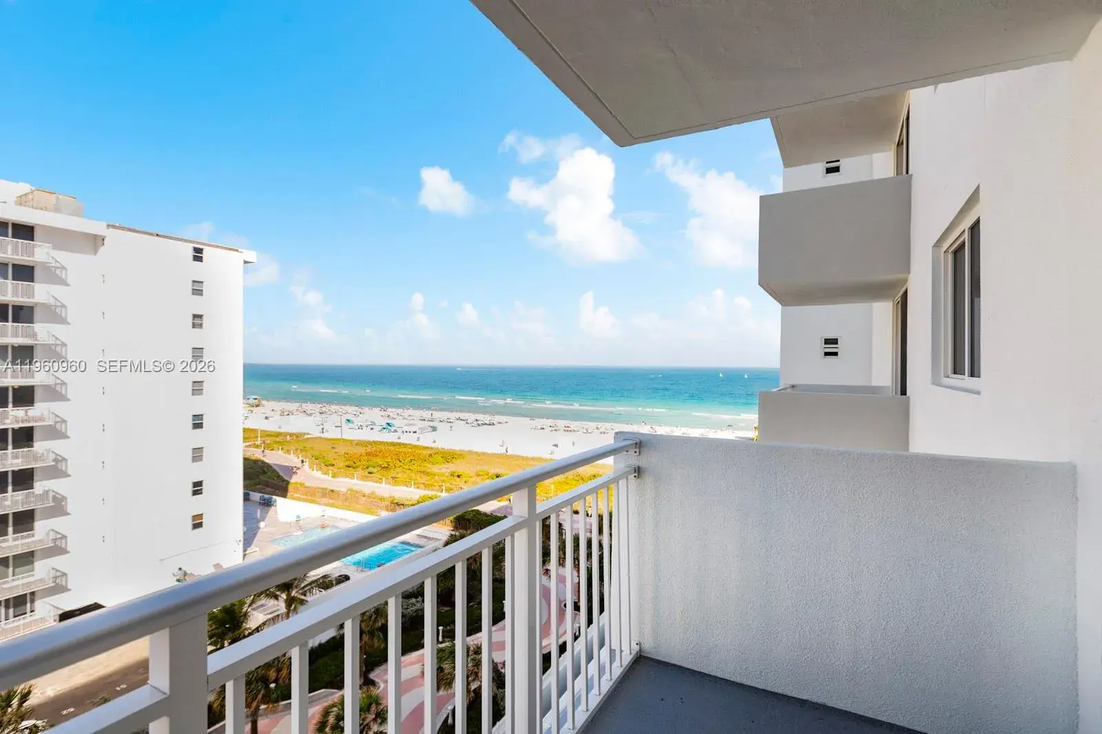 1 bedroom 1 bath Residential for sale at 345 Ocean Dr # 819, Miami Beach FL 33139