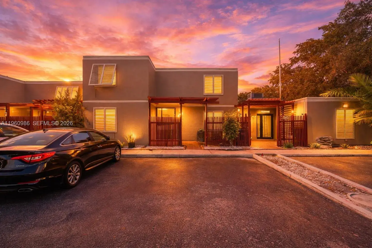 3 bedroom 2 bath Residential for sale at 10911 N Lakeview Dr, Pembroke Pines FL 33026