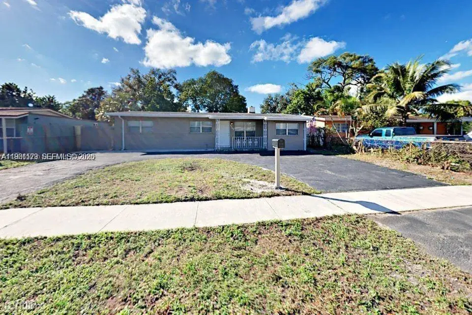 5 bedroom 3 bath Residential for sale at 1107 SW 22nd Ter, Fort Lauderdale FL 33312
