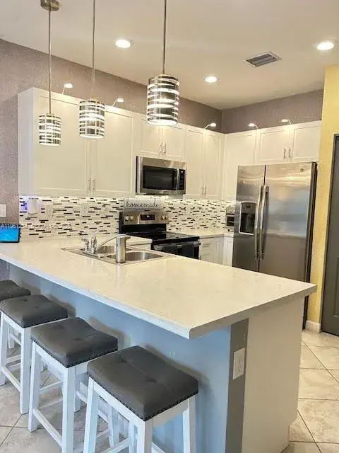 2703 NW 55th Ave, Margate FL 33063