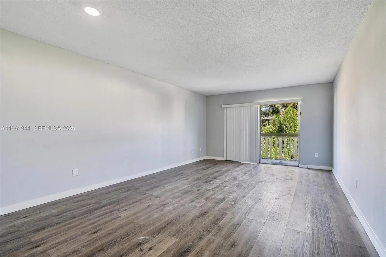 15205 NE 6th Ave # D305, Miami FL 33162