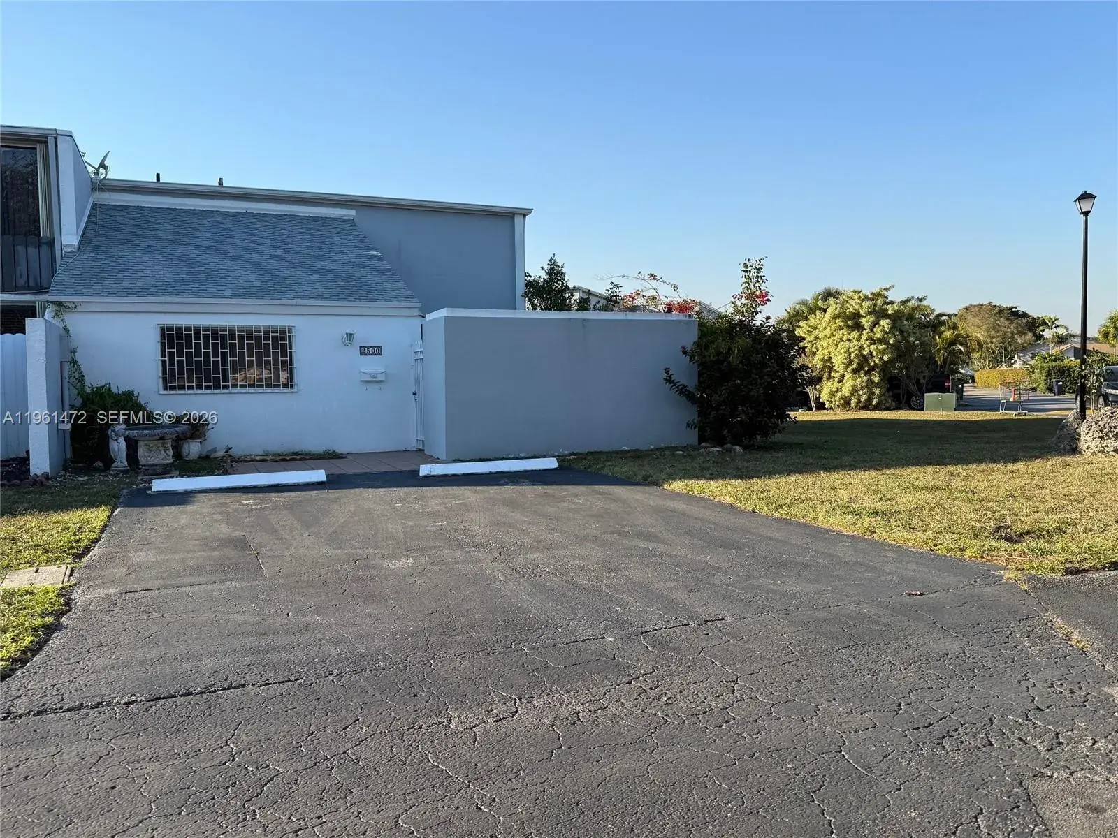 3 bedroom 2 bath Residential for sale at 2500 SW 122nd Ct, Miami FL 33175