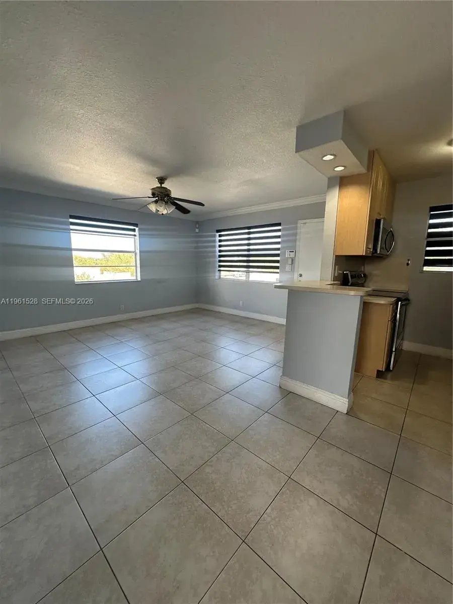 110 SE 2nd St # 312, Hallandale Beach FL 33009