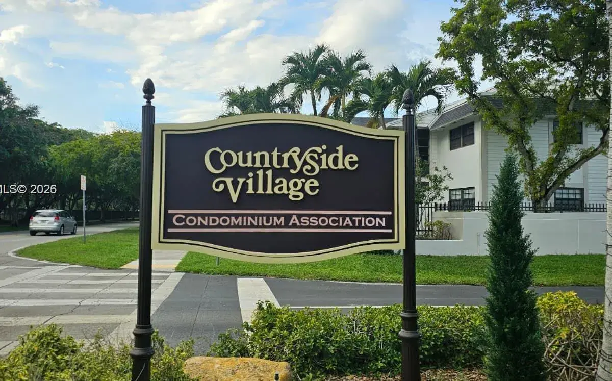 18965 NW 62nd Ave # 202, Hialeah FL 33015