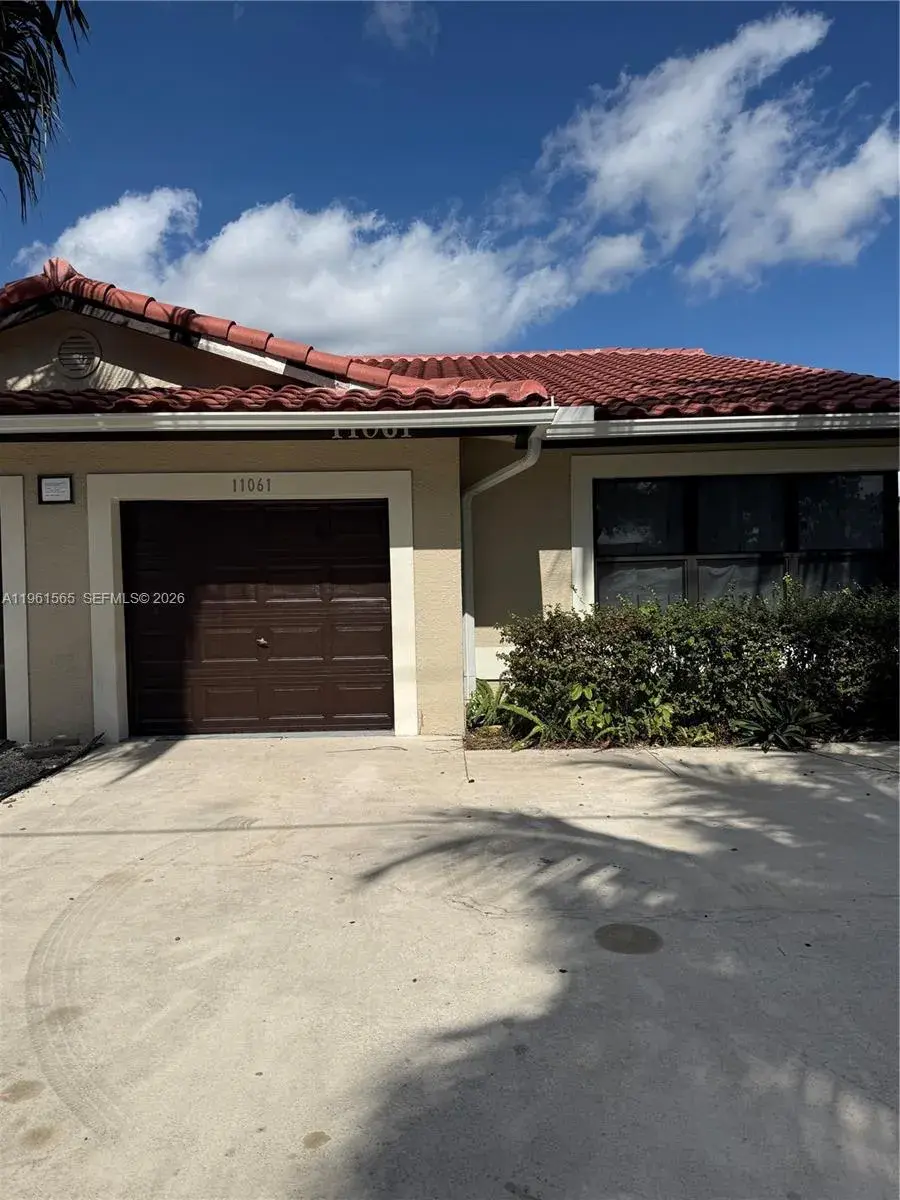 3 bedroom 2 bath Residential Lease for rent at 11061 NW 39th St # 1, Coral Springs FL 33065