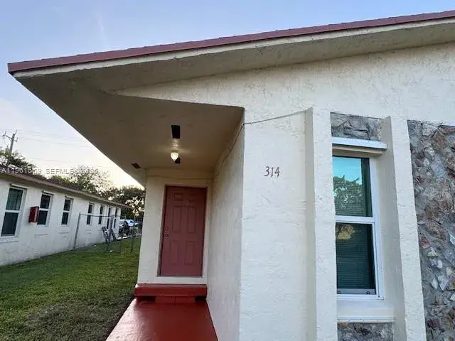 326 N North 61 Terrace # 326, Hollywood FL 33024