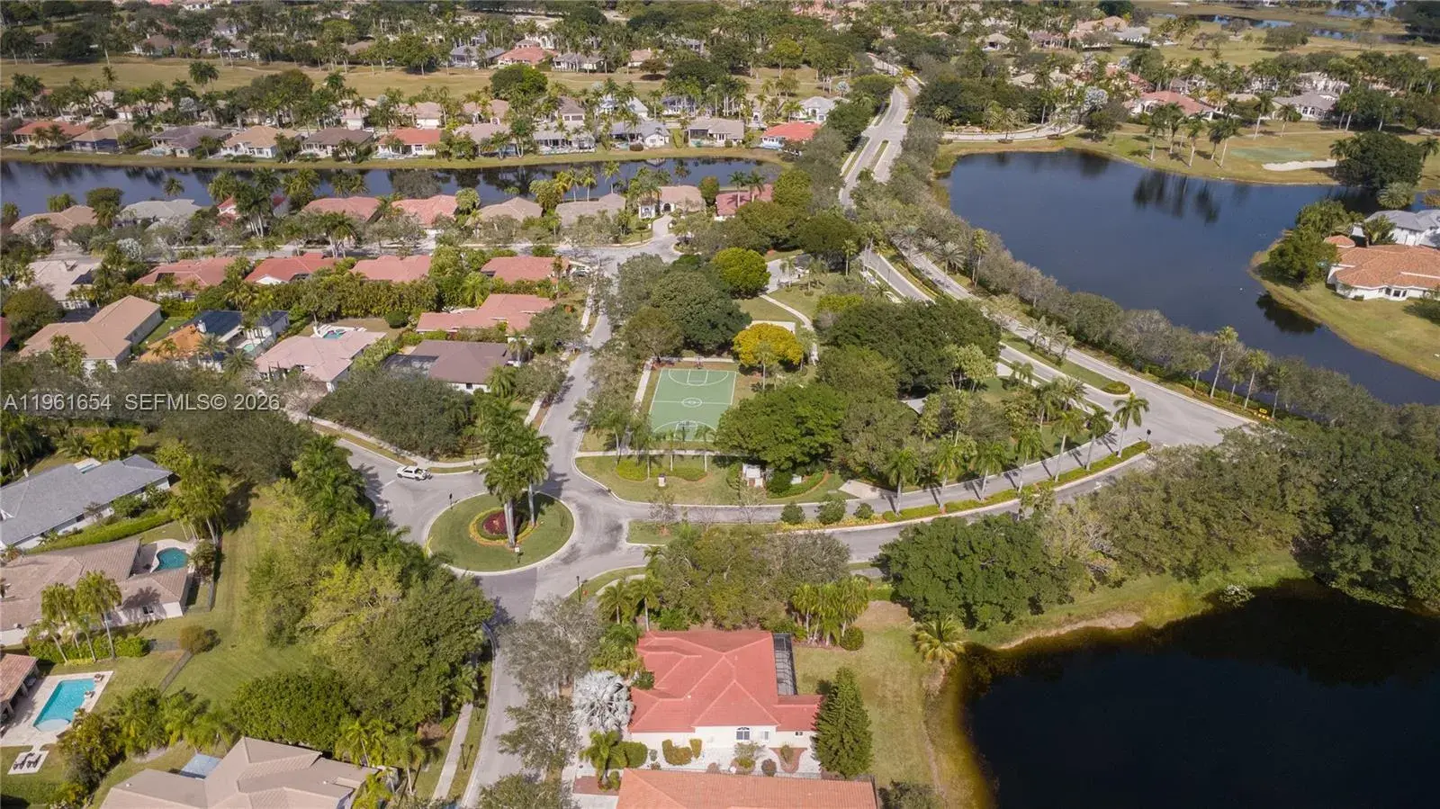 2621 Oakbrook Ln, Weston FL 33332