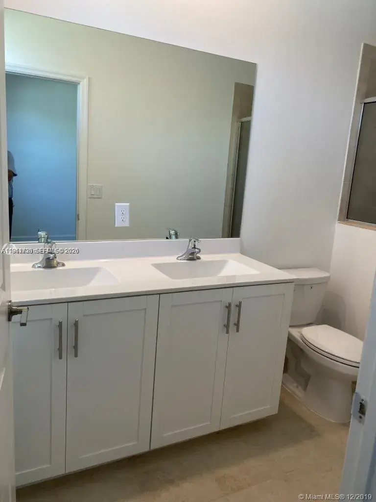 388 NE 208th Ter, Miami FL 33179