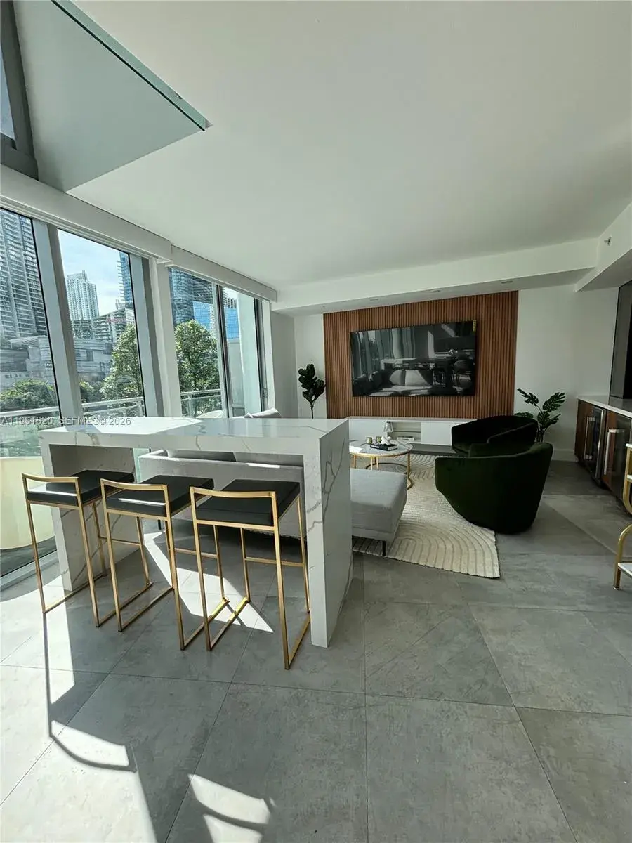 92 SW 3rd St # 510, Miami FL 33130