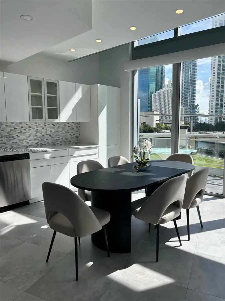 92 SW 3rd St # 510, Miami FL 33130
