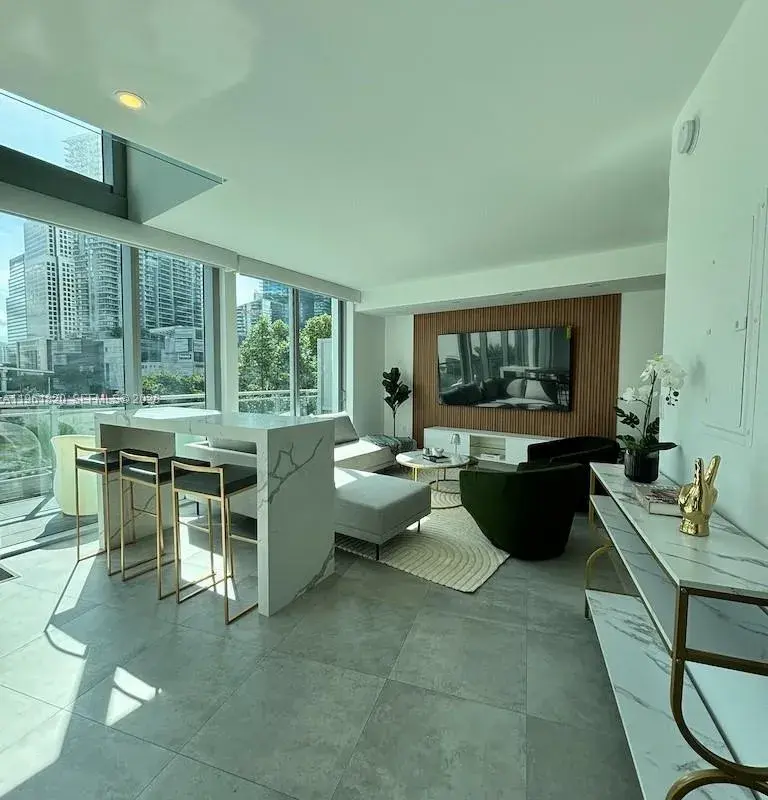 92 SW 3rd St # 510, Miami FL 33130