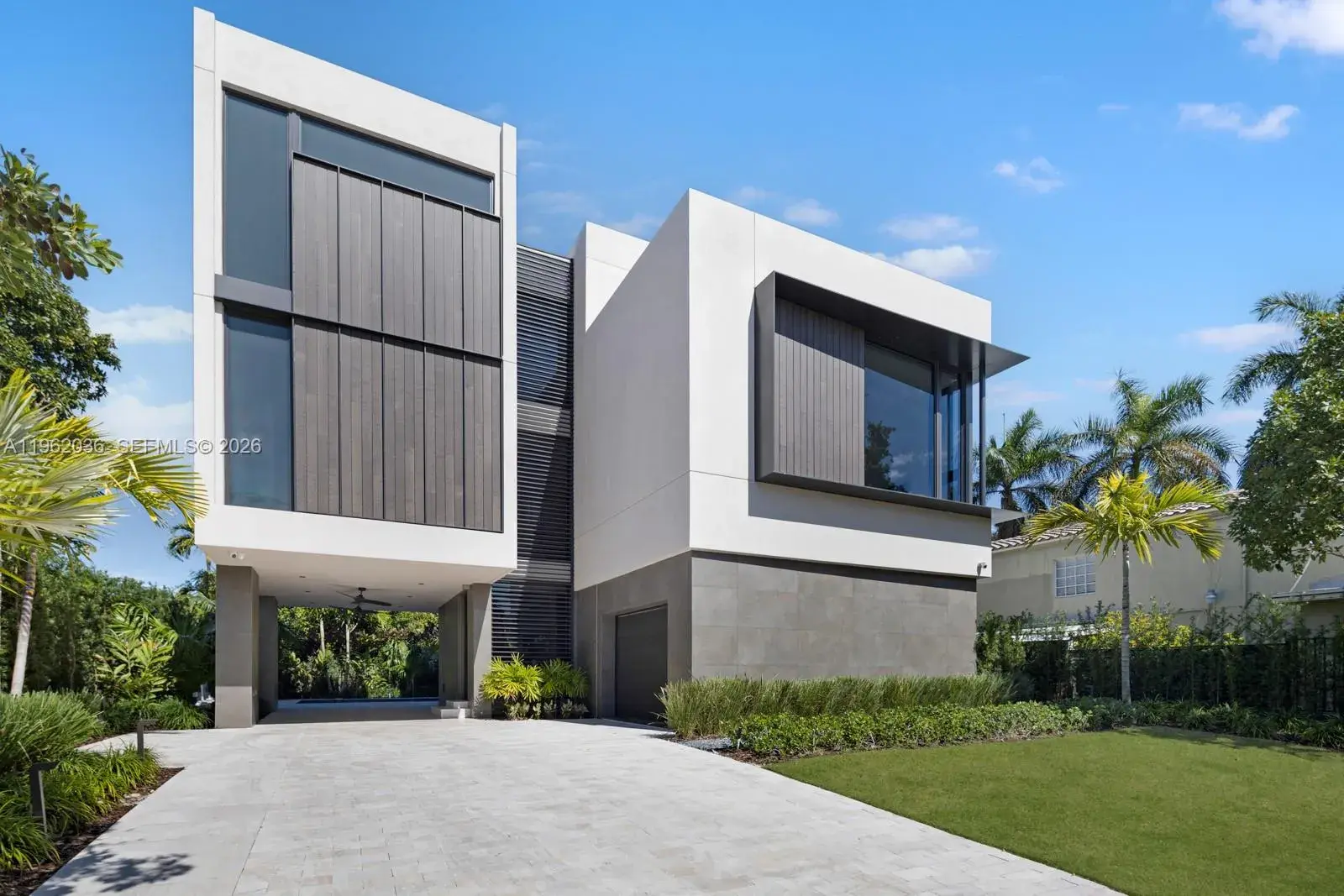 5 bedroom 4 bath for sale at 621 W 44th St, Miami Beach FL 33140