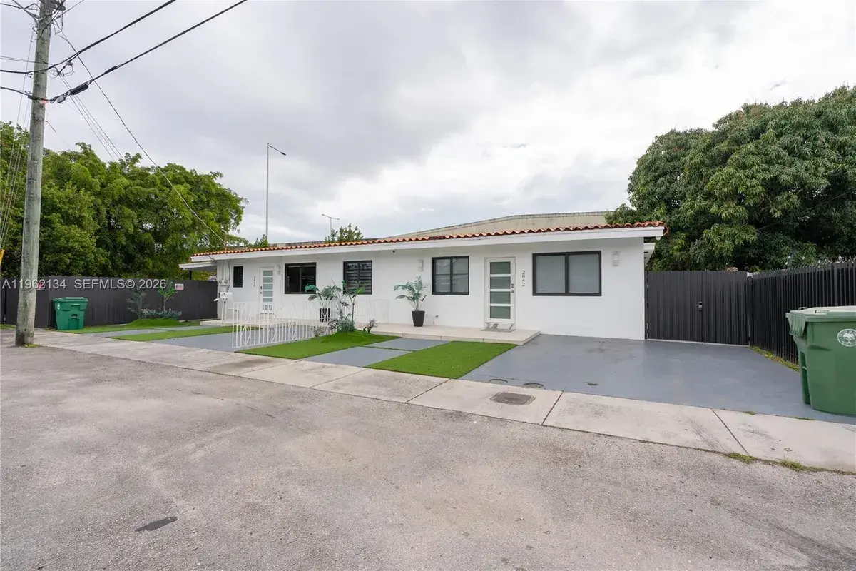 2840-2842 NW 13th St, Miami FL 33125