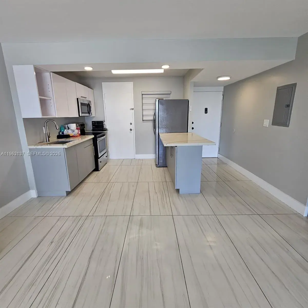 2 bedroom 2 bath Residential for sale at 15600 NW 7th Ave # 703, Miami FL 33169