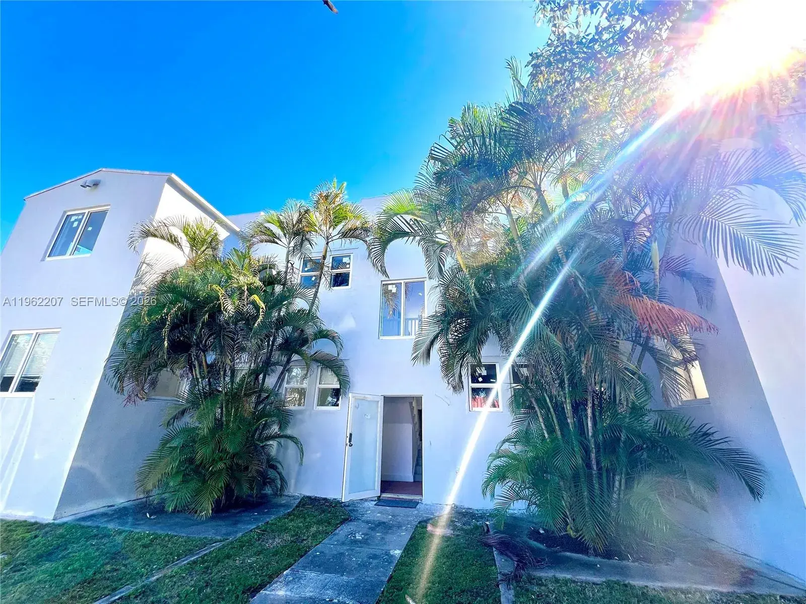 1 bedroom 1 bath Residential Lease for rent at 1015 S 17th Ave # 8, Hollywood FL 33020