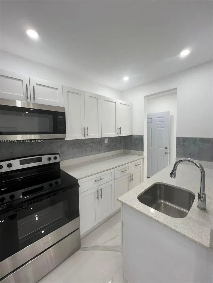 1015 S 17th Ave # 8, Hollywood FL 33020