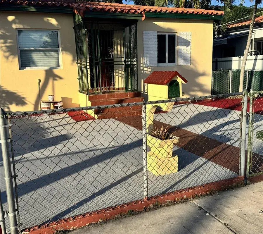 3445 NW 2nd St, Miami FL 33125